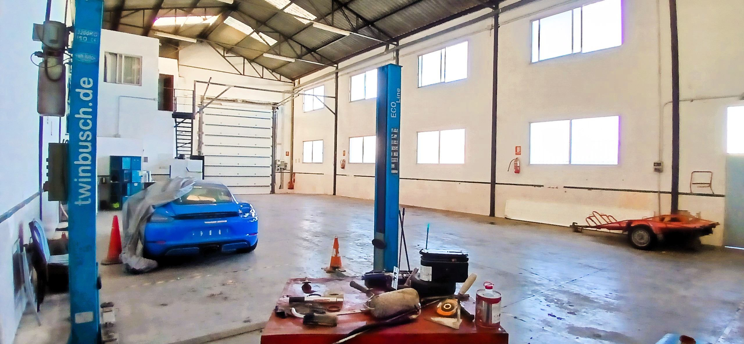 Alquiler nave 300 m2 terraza 300 m2 Polígono Torrevieja